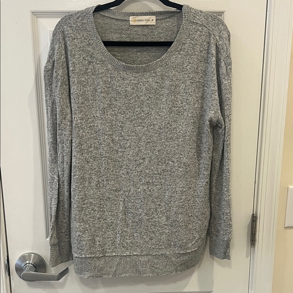 Ocean Drive Heather Gray Women's Sweater - Picture 1 of 4